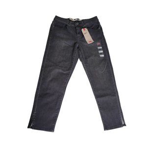 Levi's Classic Crop Mid Rise Black Hip and Thigh 3.4 cut detail Skinny NEW 6|W28